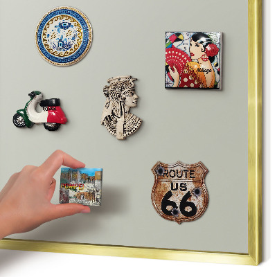 Magnettafel für Urlaubsmagnete in Goldrahmen Warmes Grau