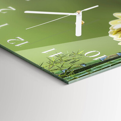 Wanduhr quadratisch Lilie