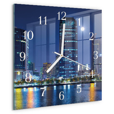 Wanduhr quadratisch Abend in der Stadt