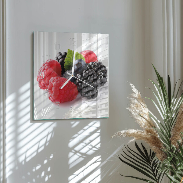 Wanduhr quadratisch Beeren