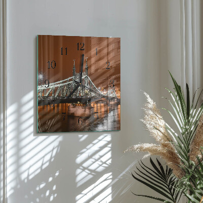 Wanduhr aus glas Brücke