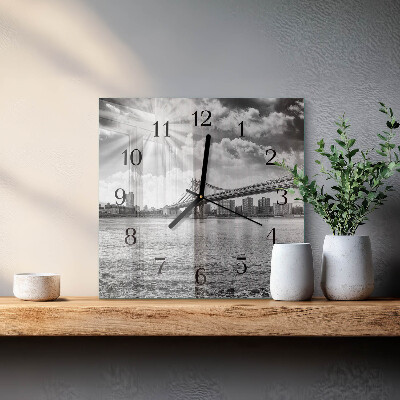 Wanduhr aus glas Brücke