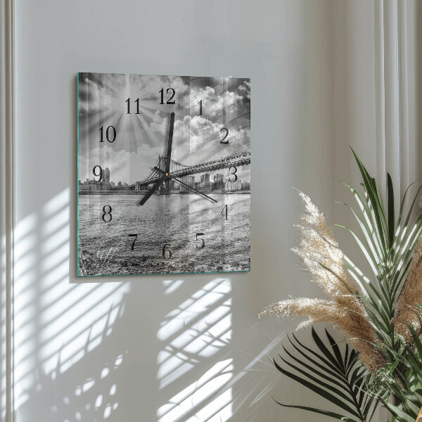 Wanduhr aus glas Brücke