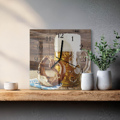 Wanduhr aus glas Bierbrezel