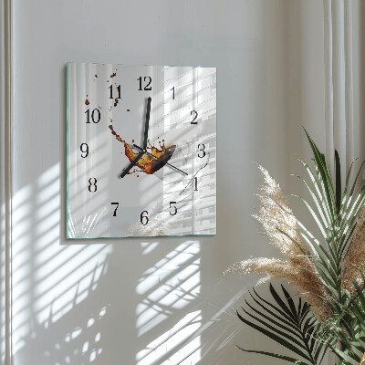 Wanduhr aus glas Tasse
