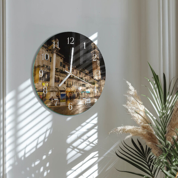 Glas wanduhr Abend in der Stadt