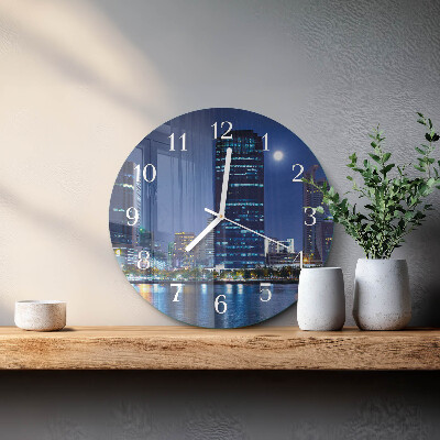 Glas wanduhr Abend in der Stadt