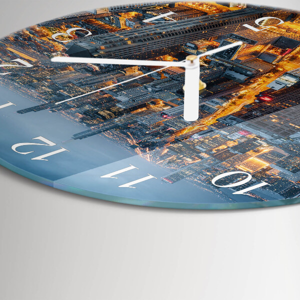 Glas wanduhr Abend in der Stadt