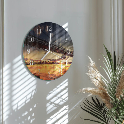 Glas wanduhr Bridge River