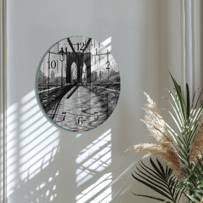 Wanduhr rund Brücke