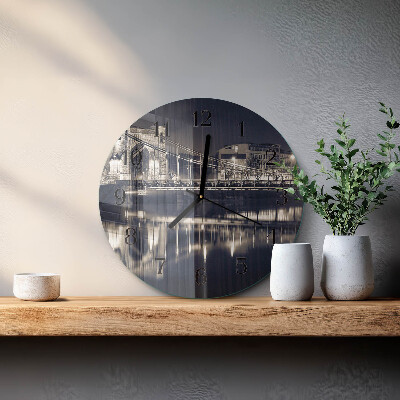 Wanduhr rund Brücke