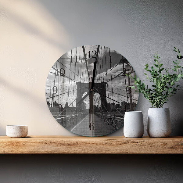 Wanduhr rund Brücke