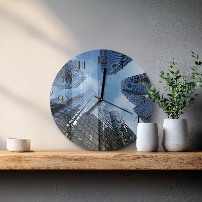 Wanduhr rund Glasgebäude