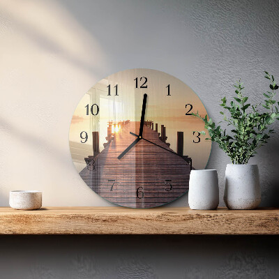 Wanduhr rund Brücke über den See