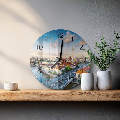 Wanduhr rund Stadt Fluss