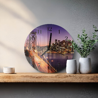Wanduhr rund Stadt der Brücken