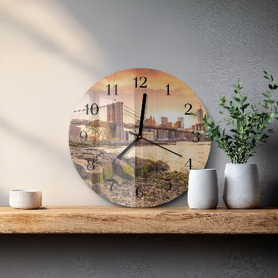 Wanduhr rund Stadt der Brücken