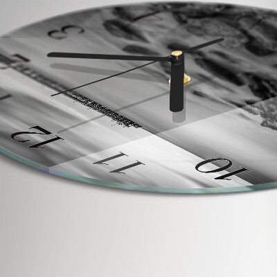 Wanduhr rund Flussufer