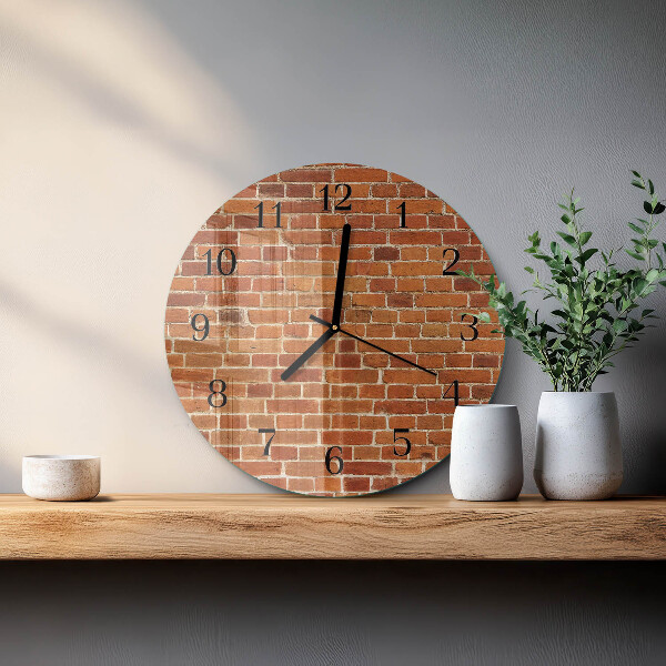 Wanduhr rund Ziegelmauer