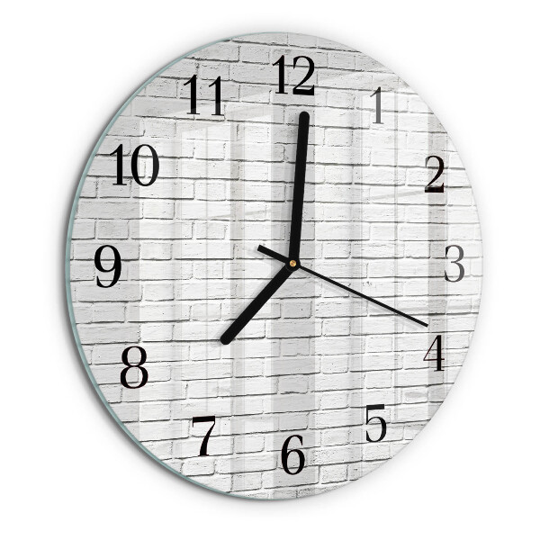 Wanduhr rund Ziegelmauer