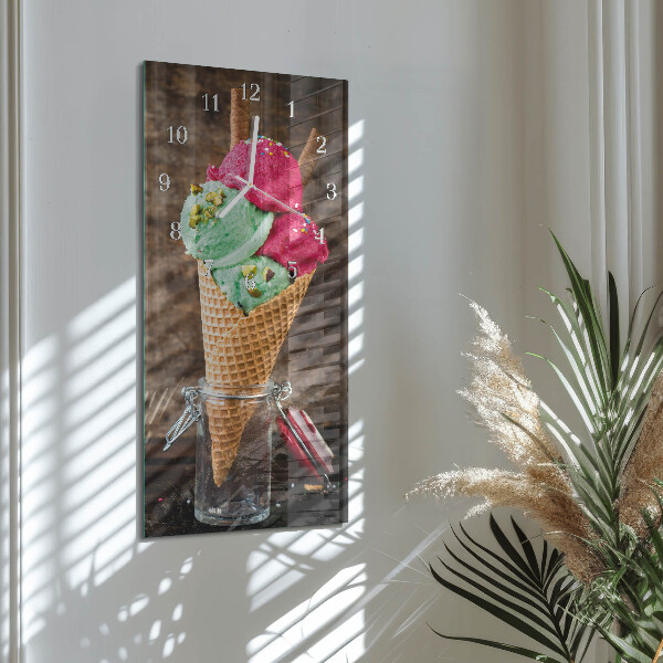 Vertikale Uhr Eis