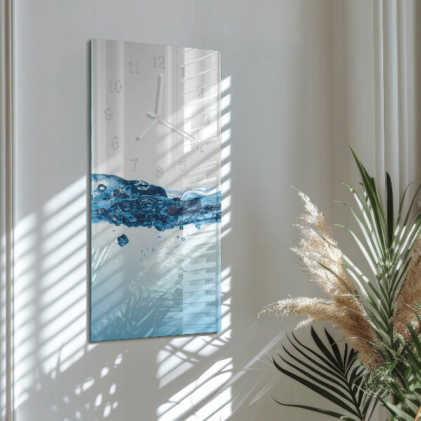 Vertikale Uhr Wasser
