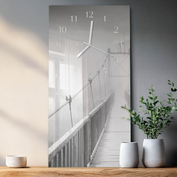 Vertikale Uhr Brücke