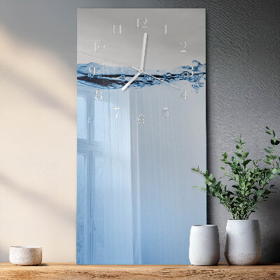Vertikale Uhr Wasser
