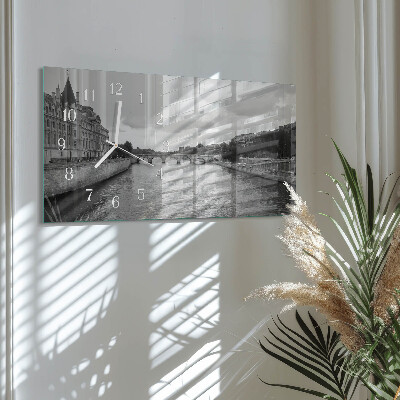 Horizontale Uhr Brücken von Paris