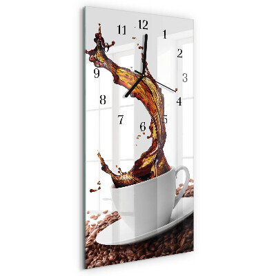 Vertikale Uhr Tasse Kaffee