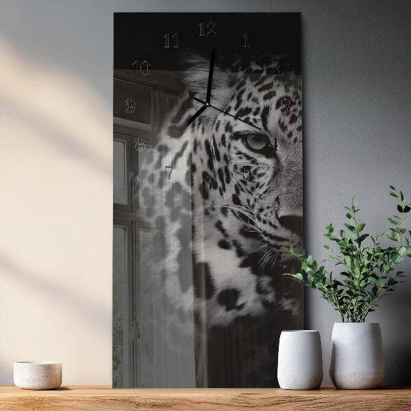 Vertikale Uhr Tiger