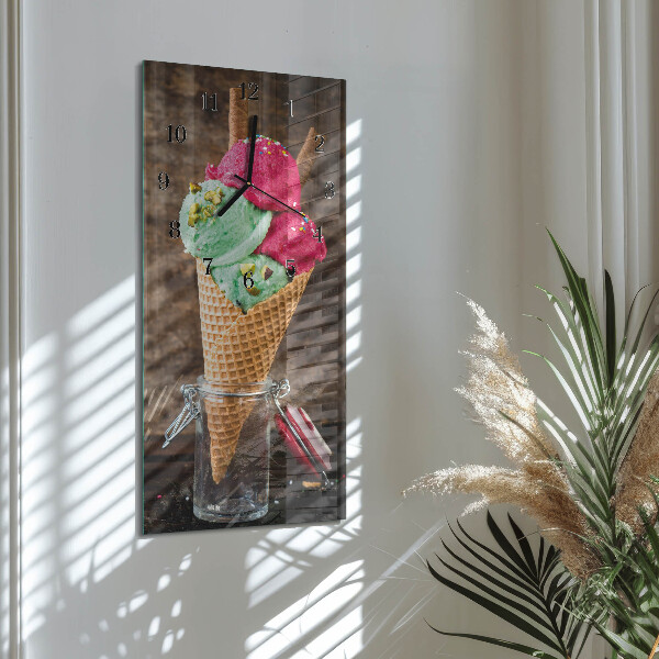 Vertikale Uhr Eis