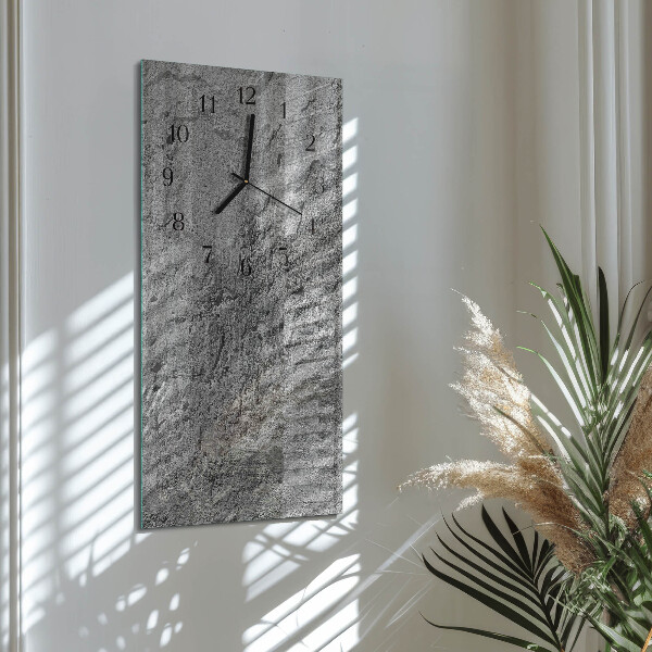 Vertikale Uhr Betonwand