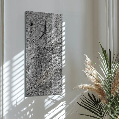 Vertikale Uhr Betonwand