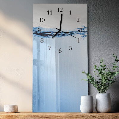 Vertikale Uhr Wasser