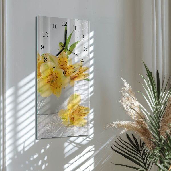 Vertikale Uhr Gelbe Blüten