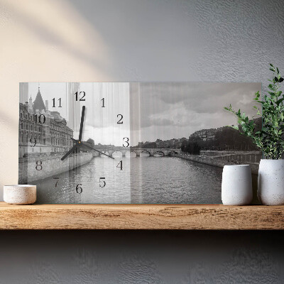 Horizontale Uhr Brücken von Paris