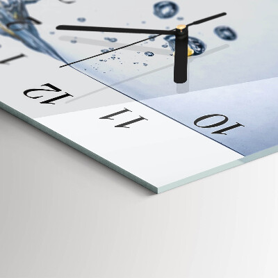 Horizontale Uhr Zitrone im Wasser