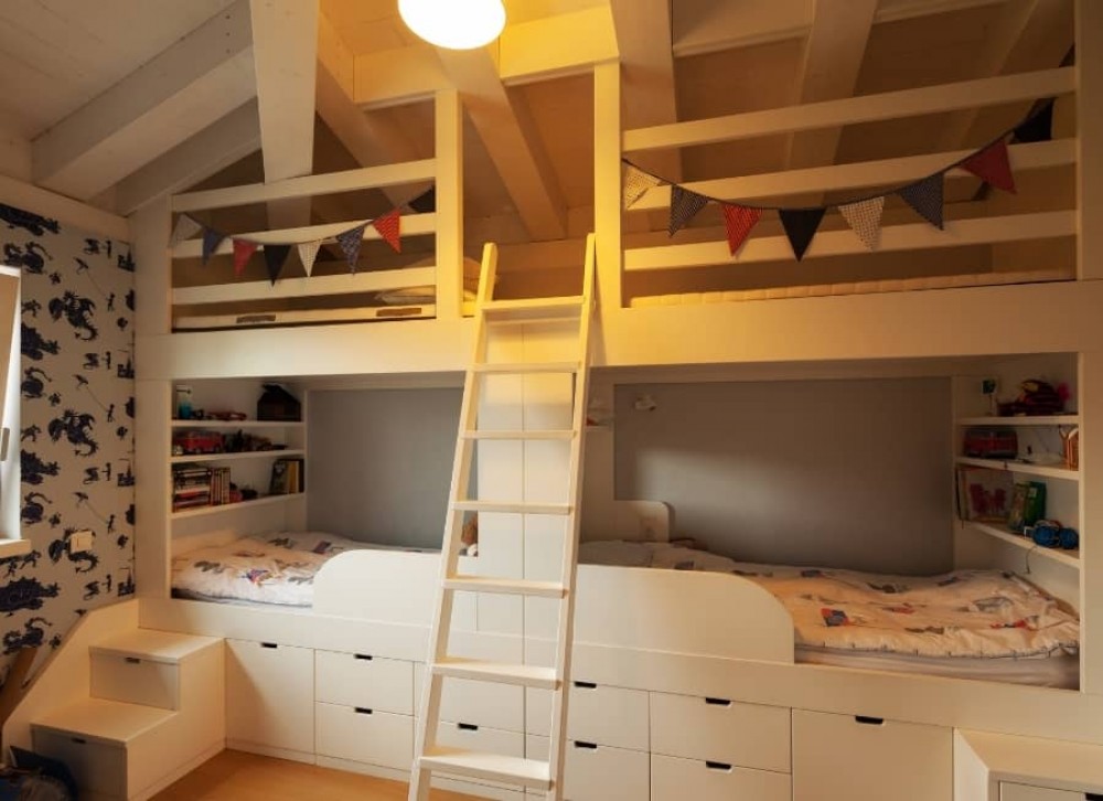 wie man ein kleines Zimmer für zwei Kinder einrichtet