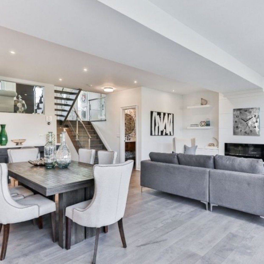 modisches Wohnzimmer mit Küche